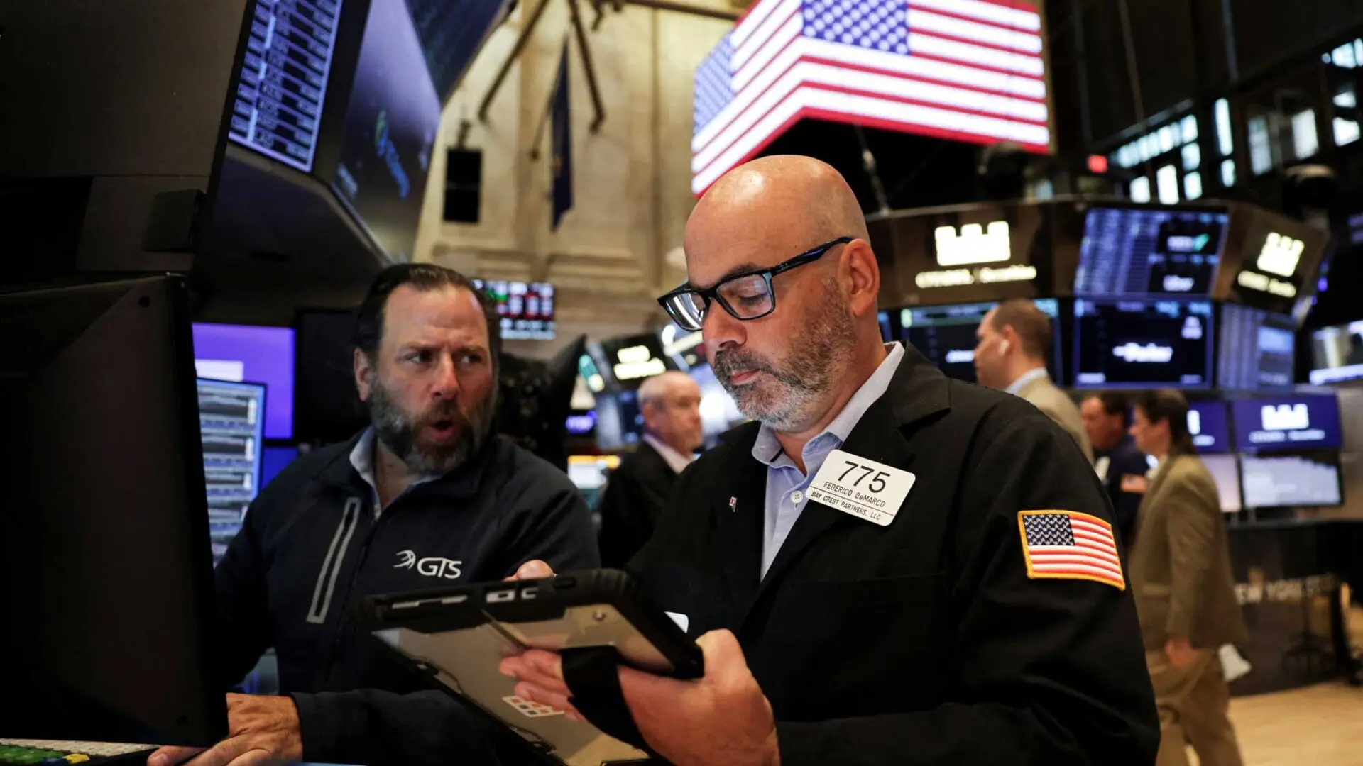 Wall Street: Προς νέα ιστορικά υψηλά παρά τις ανησυχίες για το shutdown