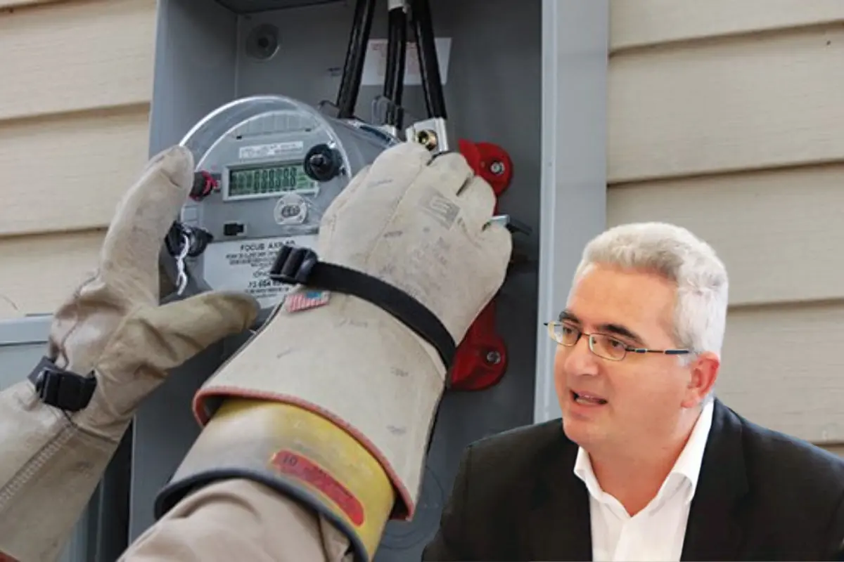 Έξυπνοι μετρητές: Η ΑΗΚ γνώριζε, ο κίνδυνος παραμένει - Προειδοποιεί ο Χατζηγιάννης