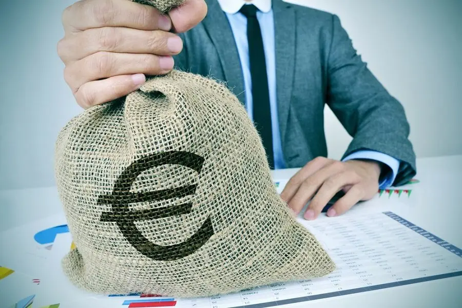 Διπλασιάστηκαν τα έσοδα των τραπεζών από τα επιτόκια - Ξεπέρασαν τα €860 εκατ.