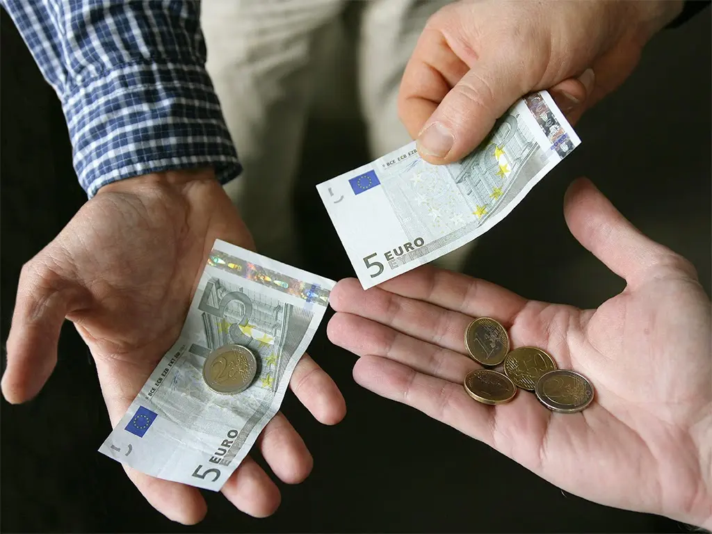 Ολοκληρώνονται σήμερα τα χριστουγεννιάτικα επιδόματα σε άπορους