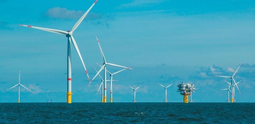 ΗΠΑ: Γιατί ανεστάλησαν οι άδειες κατασκευής για θαλάσσια αιολικά πάρκα