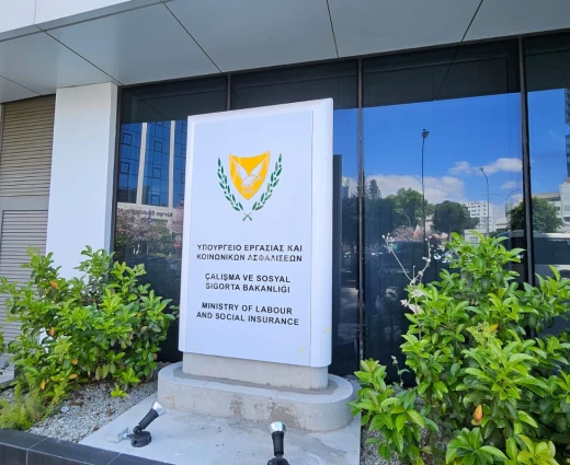 Σήμερα οι διευκρινίσεις για τις συντάξεις - Απαντήσεις σε ΣΕΚ και ΚΕΒΕ από τον Υπουργό Εργασίας