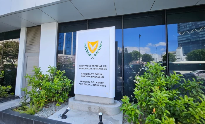 Σήμερα οι διευκρινίσεις για τις συντάξεις - Απαντήσεις σε ΣΕΚ και ΚΕΒΕ από τον Υπουργό Εργασίας