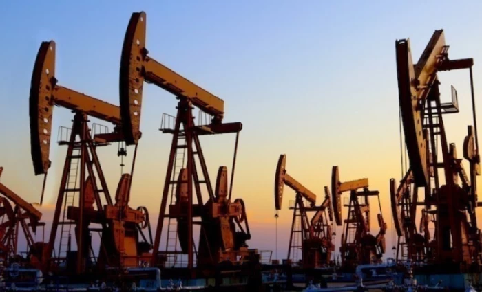 Πετρέλαιο: Υποχωρεί κάτω από τα $106 το Brent μετά το άλμα 6% – Φόβοι για νέα διαταραχή στην προσφορά