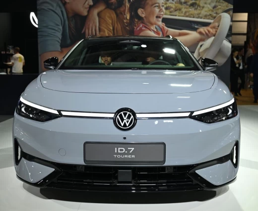 H Volkswagen «παγώνει» τις επενδύσεις στα ηλεκτρικά αυτοκίνητα στην Ινδία – Το deal με την JSW και οι περικοπές 15%