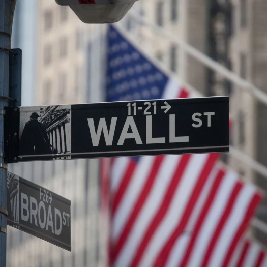 Wall Street: Η AI ανησυχεί ξανά τους επενδυτές – Τα σχέδια του Μασκ ταράζουν τις τηλεπικοινωνίες