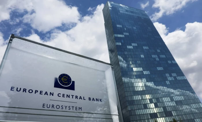 Η ΕΚΤ βάζει φρένο στον τραπεζικό δανεισμό – Τα υψηλά επιτόκια πιέζουν επιχειρήσεις και νοικοκυριά