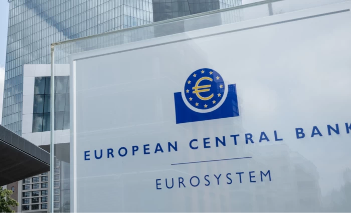 Φρένο στις αυξήσεις επιτοκίων αναμένεται να βάλει η ΕΚΤ