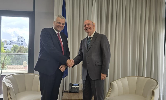 Συζήτησαν ενίσχυσαν διμερών σχέσεων ο Μ. Κεραυνός με τον Γερμανό Πρέσβη