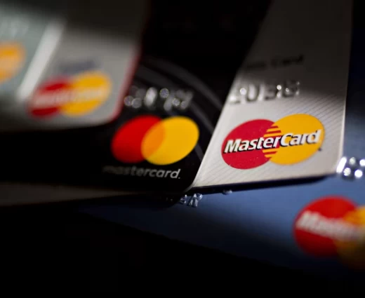 Mastercard: Κέρδη πάνω από τις προβλέψεις και συναλλαγές 2,95 τρισ. δολαρίων – Άνοδος 2,4% στη μετοχή