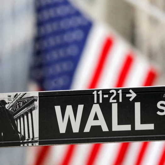 Wall Street: Τα υψηλά επιτόκια «φρενάρουν» το ράλι – Στο επίκεντρο Fed και εταιρικά μεγέθη