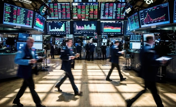Wall Street: Διορθώνει από τα ιστορικά υψηλά – Πετρέλαιο και ομόλογα επιστρέφουν στο προσκήνιο