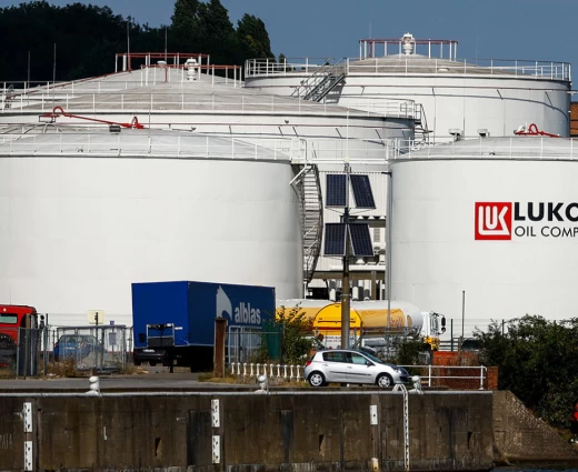Lukoil: Ζημιές απομείωσης 19,8 δισ. δολαρίων από ξένα assets