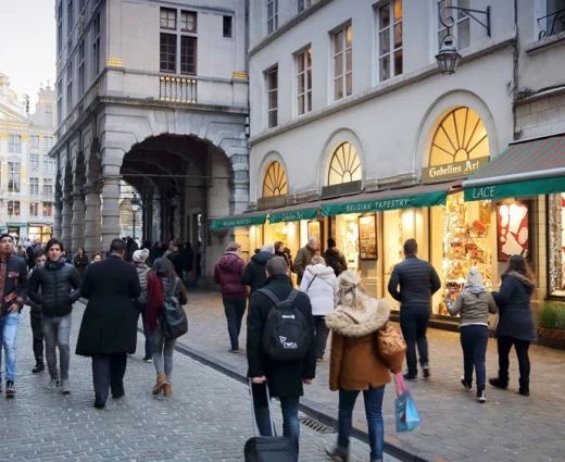 Η οικονομική δραστηριότητα της Ευρωζώνης υποχωρεί σε χαμηλό 10 μηνών εν μέσω φόβων στασιμοπληθωρισμού