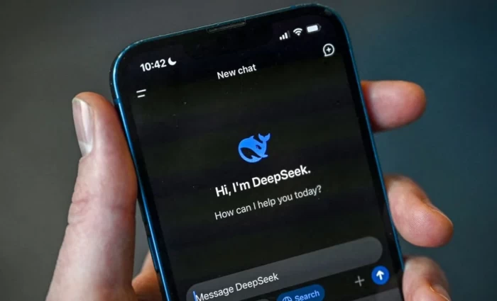 DeepSeek: Πολύωρο blackout στην κορυφαία κινεζική AI πλατφόρμα – Ασαφή τα αίτια