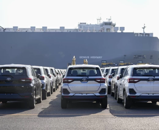 Toyota: Πιέσεις από Κίνα και πόλεμο πλήττουν τις πωλήσεις