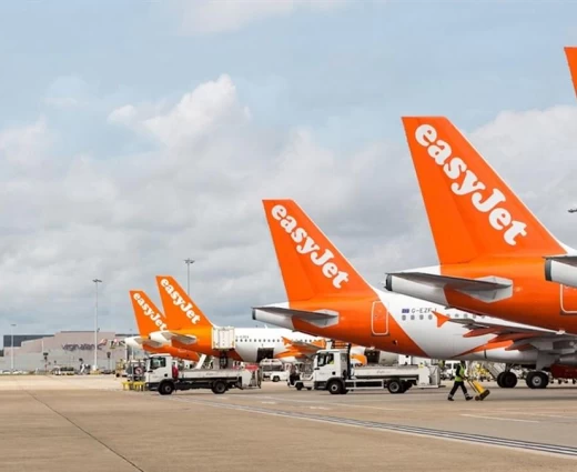 ΕasyJet: Καμπανάκι για ζημιές λόγω πολέμου και εκτίναξης των τιμών στα καύσιμα