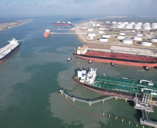 Ενεργειακή ανατροπή: Εκτόξευση εξαγωγών πετρελαίου από τις ΗΠΑ και νέα εξάρτηση για την Ευρώπη