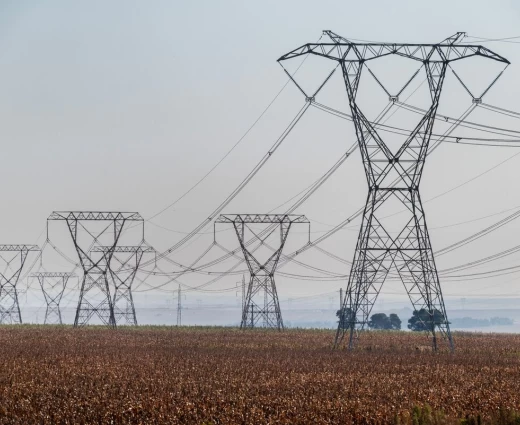 EVs και data centers εκτοξεύουν τη ζήτηση για ηλεκτρική ενέργεια