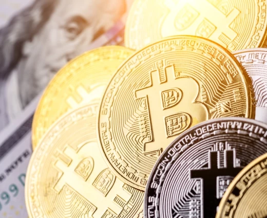 Bitcoin: Άνοδος μετά την εκεχειρία Τραμπ–Ιράν, στα 77.500 δολάρια