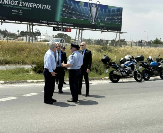 Κτηνοτρόφοι έκλεισαν κυκλικό κόμβο Ριζοελιάς και λιμάνι Λάρνακας - Ένταση με Υπ. Δικαιοσύνης