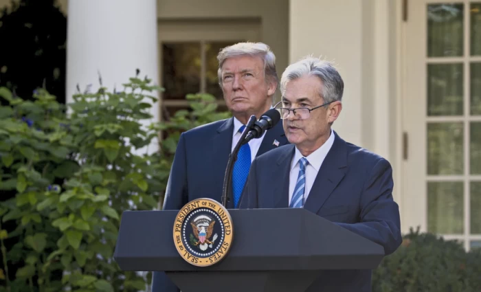 Τραμπ: Ανοιχτός σε εναλλακτική έρευνα για τον Πάουελ της Fed