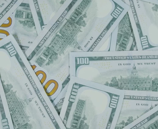 Swift: Η σύγκρουση στη Μέση Ανατολή ενίσχυσε τον ρόλο του δολαρίου