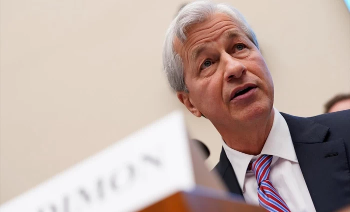 Οι μεγαλύτερες προκλήσεις για τον Τζέιμι Ντάιμον: Πόλεμοι, πληθωρισμός και AΙ