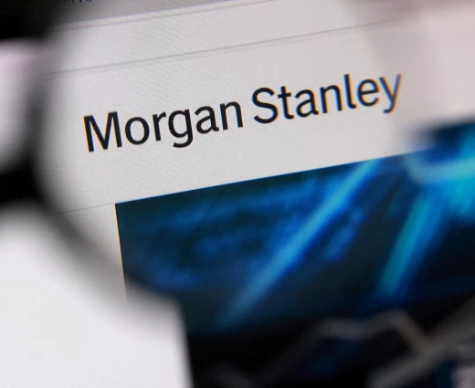 Morgan Stanley: Μάχη με το χρόνο για το πετρέλαιο – Οι εξελίξεις στα Στενά του Ορμούζ και το σενάριο για Brent έως $150