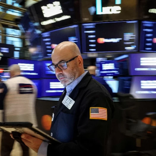 Wall Street: «Προσγείωση» από τα ιστορικά ρεκόρ – Ο πληθωρισμός και τα ομόλογα τρομάζουν τους επενδυτές