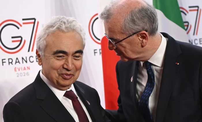 ΙΕΑ: Τα παγκόσμια αποθέματα πετρελαίου εξαντλούνται – Καμπανάκι για τρόφιμα και πληθωρισμό