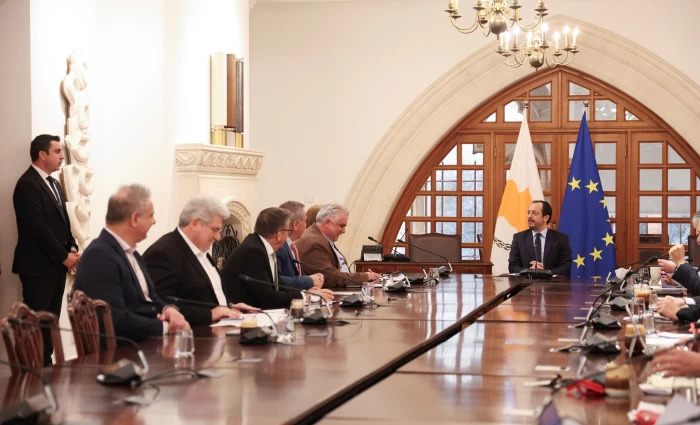 Τι προτείνουν ΣΕΚ, ΠΕΟ και ΔΕΟΚ στον ΠτΔ για συλλογικές συμβάσεις – Απέστειλαν κοινή επιστολή