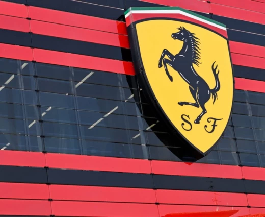 Ferrari: Αλλάζει τα δεδομένα με νέο ηλεκτρικό μοντέλο – Σε ποιους αγοραστές απευθύνεται