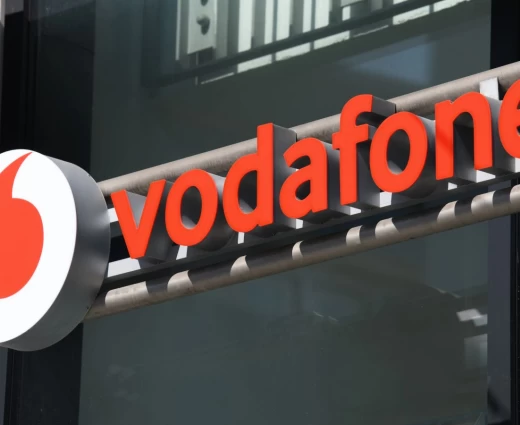 Vodafone: Αγοράζει το 49% της VodafoneThree έναντι $5,8 δισ. και ενισχύεται στο Ηνωμένο Βασίλειο
