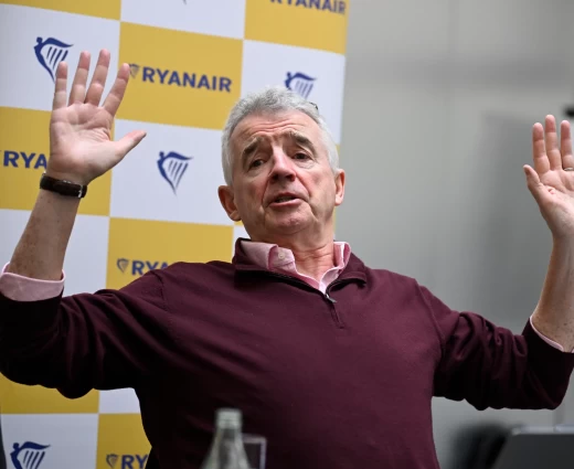 «Ποιος πίνει μπύρες στις 5 το πρωί;» – Ο CEO της Ryanair ζητά να απαγορευθεί το αλκοόλ στα αεροδρόμια