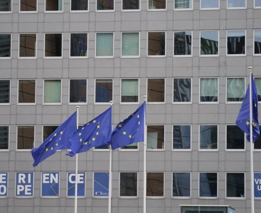 Εμπορικό αδιέξοδο Ε.Ε.-ΗΠΑ εν μέσω απειλών Trump για δασμούς
