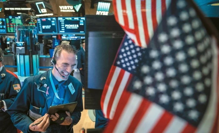 Economist: Η αμερικανική κεφαλαιαγορά περνά από την αισιοδοξία στον παροξυσμό