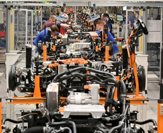 Γερμανία: Η Volkswagen είπε στους εργαζόμενους ότι οι τρέχουσες περικοπές θέσεων εργασίας δεν επαρκούν