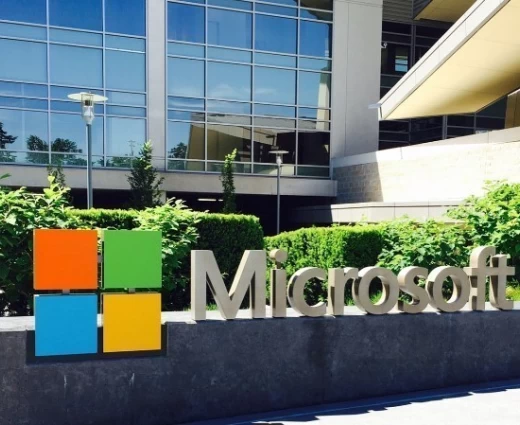 ΗΠΑ: Ο ρόλος της Microsoft μεγαλώνει καθώς η Fed περιορίζει τη στήριξη στην οικονομία