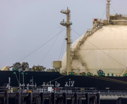 Πακιστάν: Πληρώνει «χρυσό» το LNG λόγω της κρίσης στα Στενά του Ορμούζ
