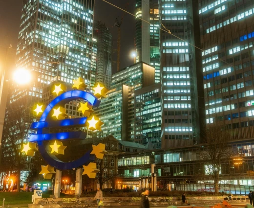 Reuters: Πέντε ερωτήσεις που καλείται να απαντήσει η ΕΚΤ