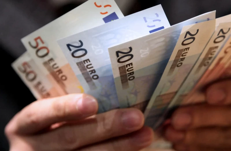 Ένωση Καταναλωτών: Αυξήσεις σε μισθούς και ωφελήματα για να αντιμετωπιστεί η ακρίβεια