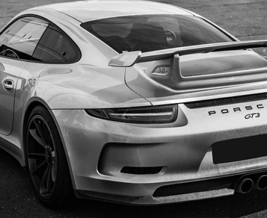 Porsche: Εξετάζει νέες περικόπες έως 4.000 θέσεων εργασίας στη Γερμανία