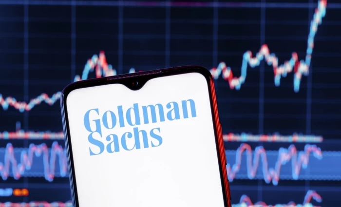 Goldman Sachs: Η νέα ένταση στα Στενά του Ορμούζ μπορεί να καθυστερήσει την ανάκαμψη της προσφοράς πετρελαίου