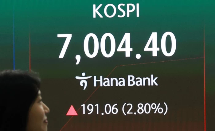 Ασιατικές αγορές: Προς εβδομαδιαίο ρεκόρ διμήνου και ράλι 23% για τον KOSPI – Ώθηση από τεχνολογία και Fed
