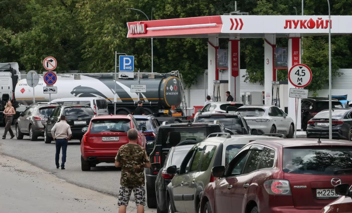 Η Ρωσία πραγματοποίησε την πρώτη εισαγωγή βενζίνης