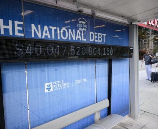 ΗΠΑ: Το δημόσιο χρέος έσπασε για πρώτη φορά το φράγμα των $40 τρισ. – Καμπανάκι για δημοσιονομική κρίση