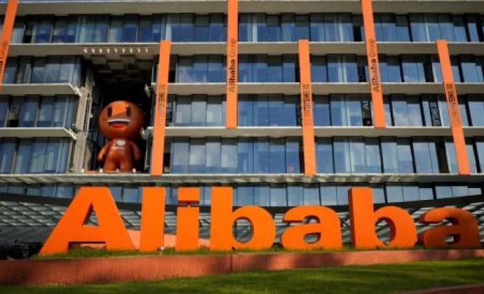 Alibaba: Η τεχνητή νοημοσύνη ανεβάζει τα έσοδα, αλλά «ροκανίζει» τα κέρδη – Βουτιά άνω του 75%