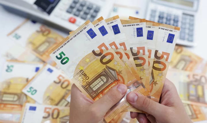 Ευρώπη: Ανεβαίνει το κόστος δανεισμού – Πώς επηρεάζονται στεγαστικά, δάνεια και νοικοκυριά