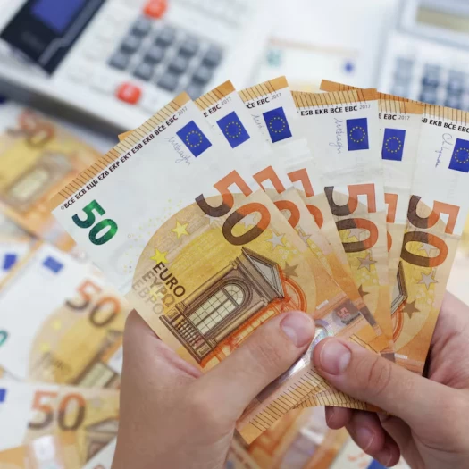 Ευρώπη: Ανεβαίνει το κόστος δανεισμού – Πώς επηρεάζονται στεγαστικά, δάνεια και νοικοκυριά
